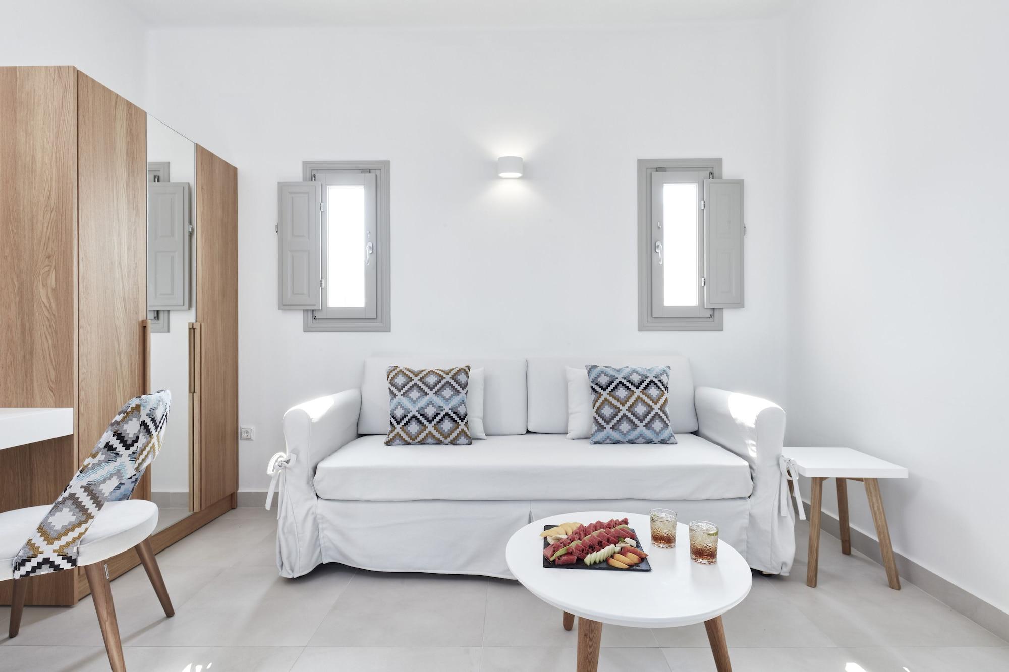 Costa Grand & Kamari (Santorini)
