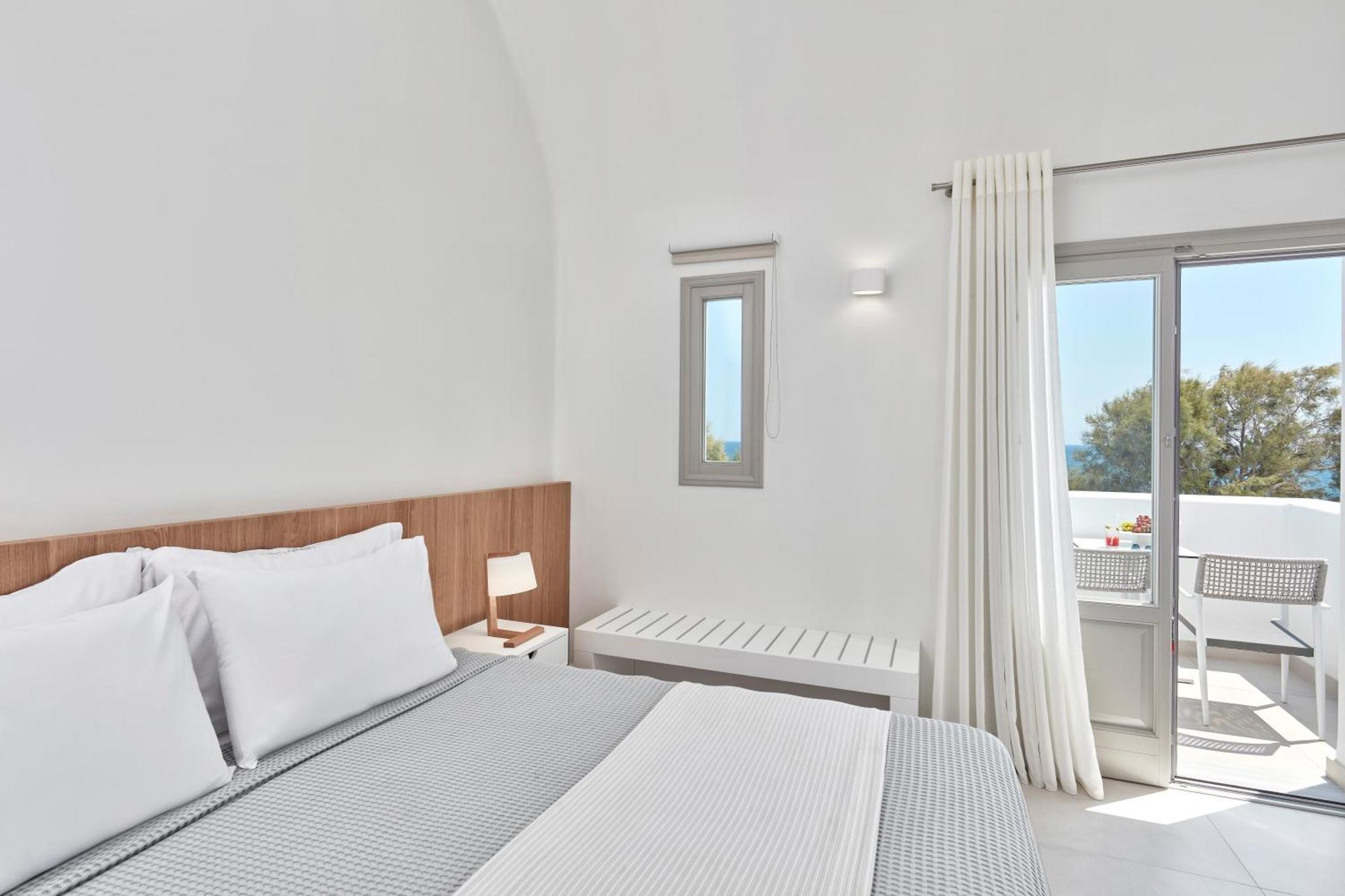 Resort Costa Grand & Kamári